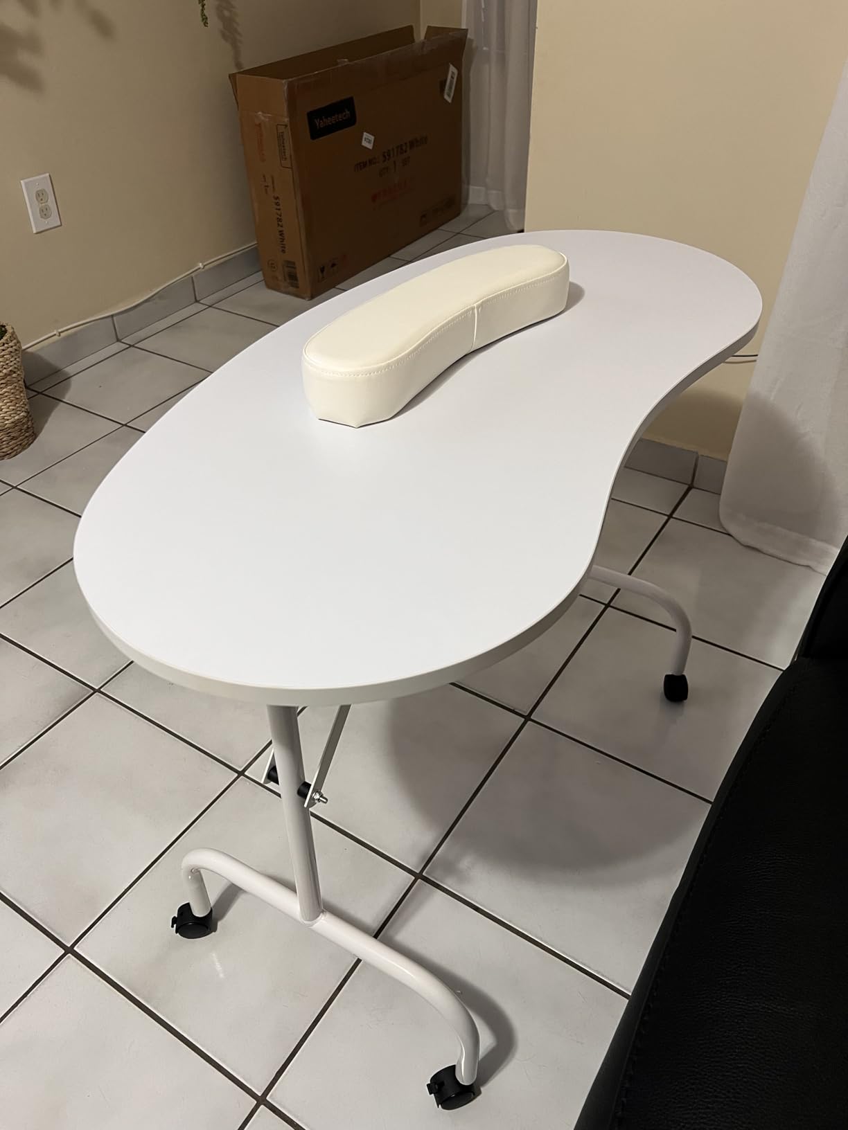 Yaheetech Portable Manicure Table Foldable Nail Desk with Drawer, White customer photo 2
