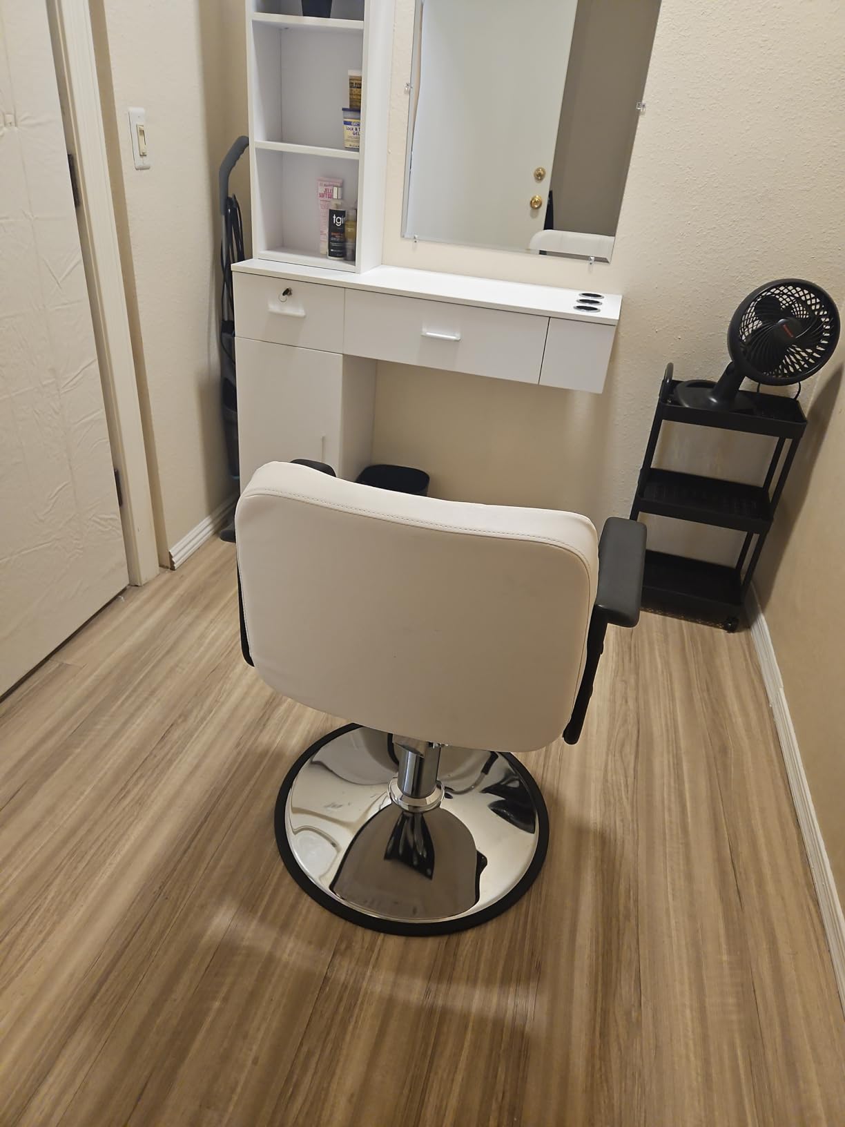 Salon Chair Hair Styling Chair with Swivel Hydraulic Pump for Barber Salon Equipment (Black) customer photo 2