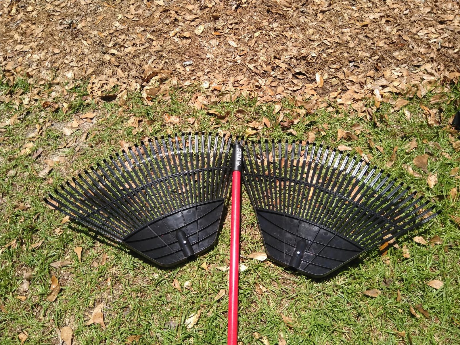 Bully Tools 26-32 Lightweight Polypropylene Tine Leaf Rake, 30