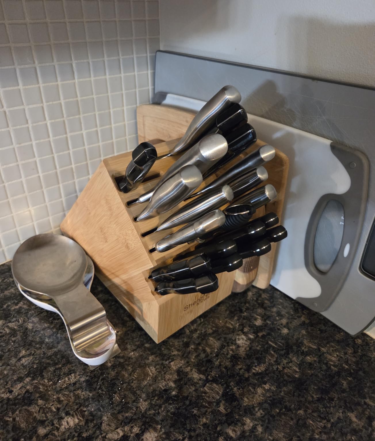Shenzhen Knives 20 Slot Bamboo Countertop Knife Block – Large, 8x5.25x11 customer photo 1
