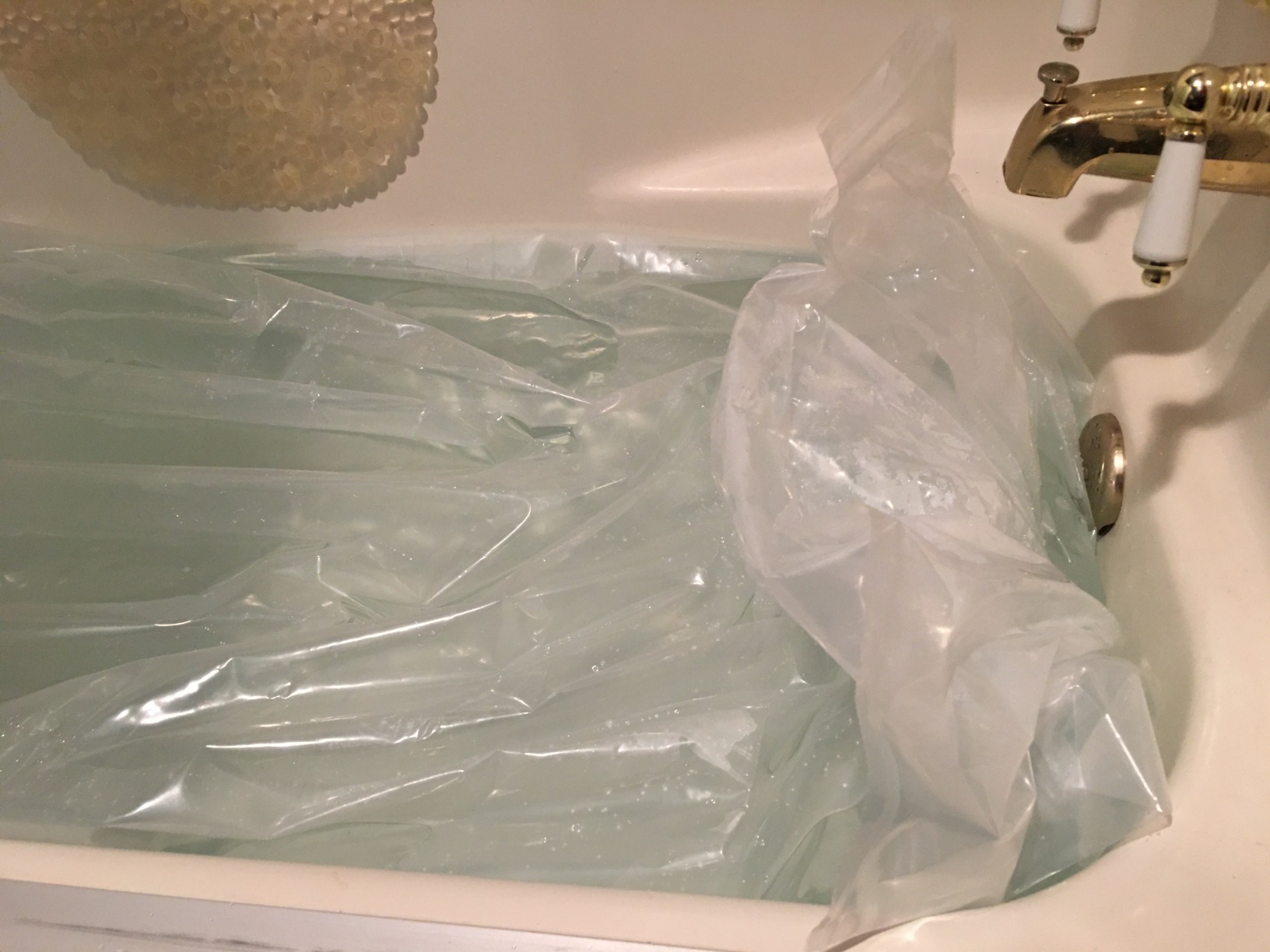 AquaPodKit Made in USA - Emergency Bathtub Water Storage Bladder 65-100 Gallon Capacity - BPA Free- Food Grade Materials - Hurricane Disaster Preparedness Supply - Family Survival Supply (Bag) customer photo 1