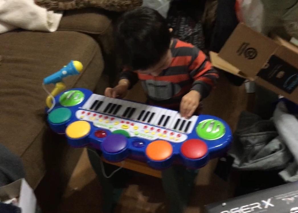 Best Choice Products 37-Key Kids Electronic Musical Instrument Piano Learning Toy Keyboard w/Multiple Sounds, Lights, Microphone, Stool - Blue customer photo 1