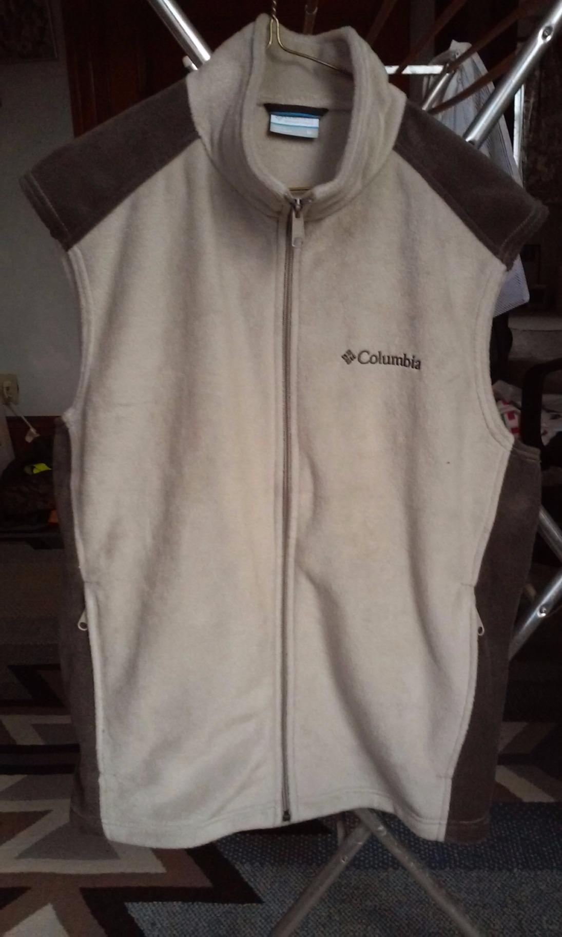 Columbia Men's Steens Mountain Vest customer photo 1