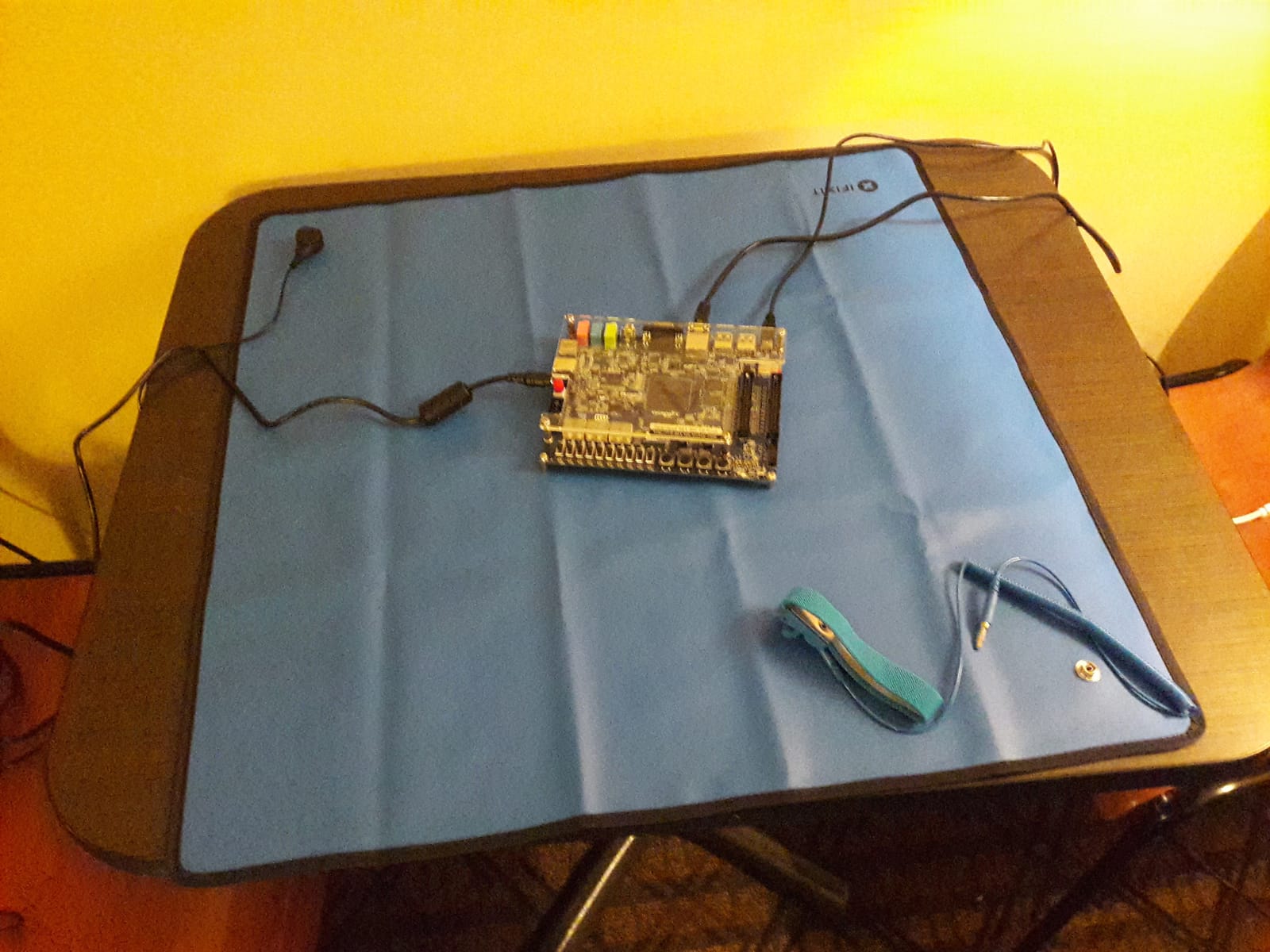 iFixit Portable Anti-Static Mat - ESD Pad, Wrist Strap, Grounding Cord customer photo 2