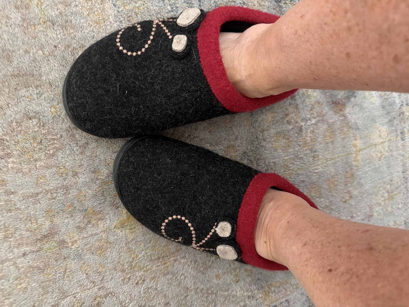 ACORN Women's Dara Slipper customer photo 1