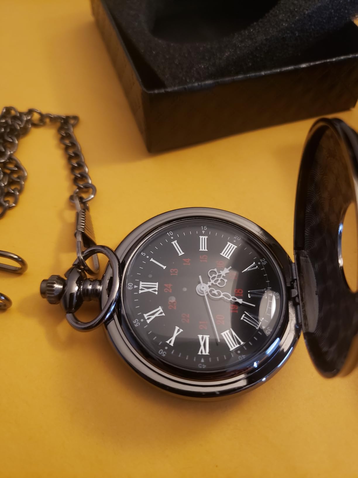 MJSCPHBJK Vintage Pocket Watch for Men Roman Numerals Scale Quartz Pocket Watches with Chain for Xmas Fathers Day Gift customer photo 2