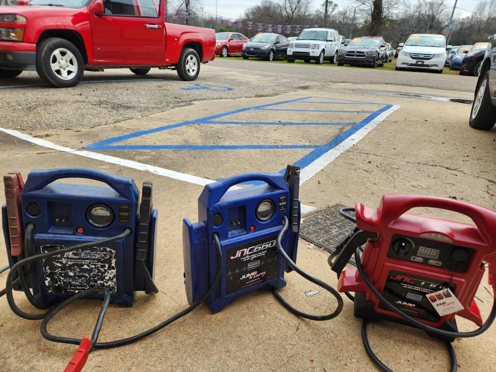 Clore Automotive Jump-N-Carry JNC770R 1700 Peak Amp Premium 12 Volt Jump Starter - Red customer photo 1