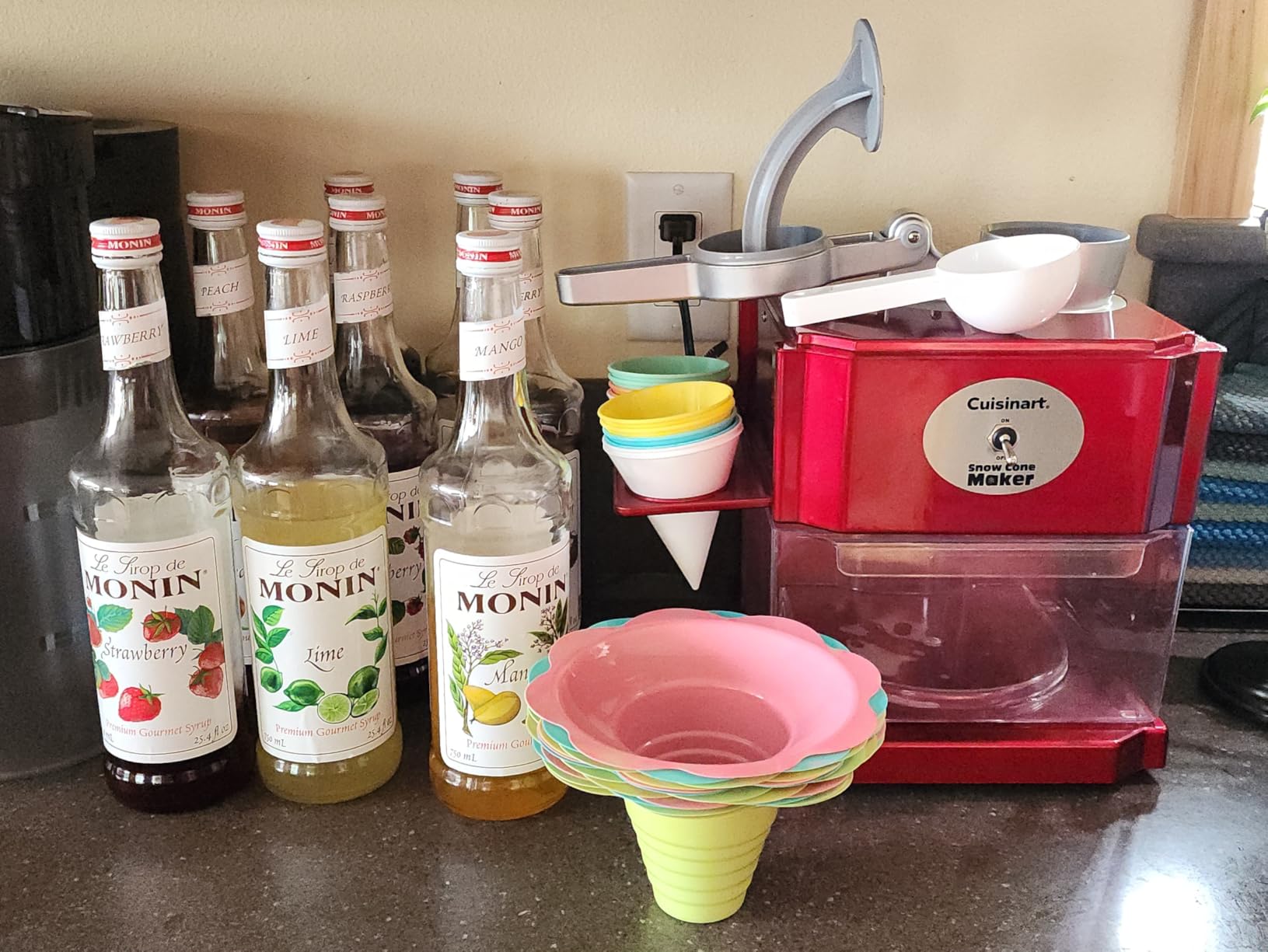 Cuisinart Snow Cone Machine, 90 W Motor, Interlock Safety, 4 Reusable Cones, Compact Design, Countertop, Red customer photo 1