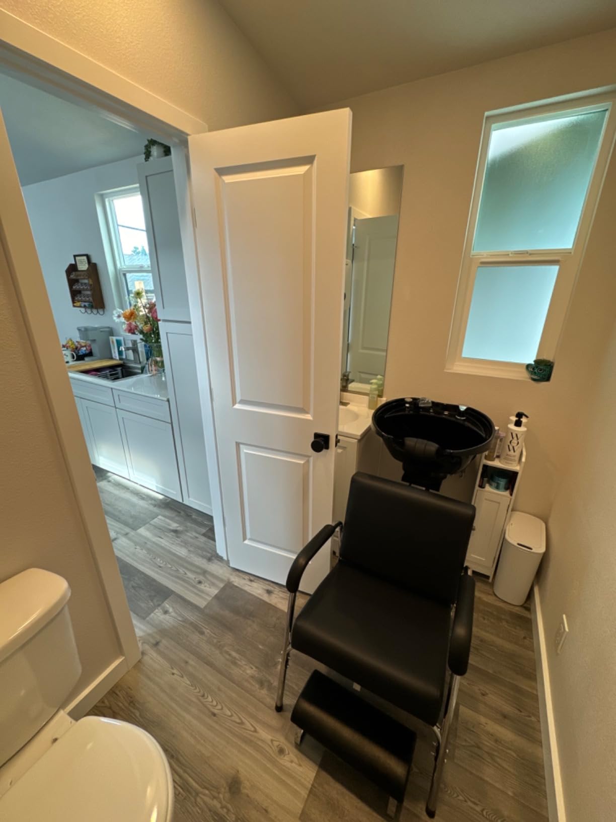 PayLessHere Barber Chair Reclining Salon Chair for Hair Stylist Chair Portable Shampoo Chairs for Salon with Stable Metal Frame can Sit or Lie Down for Beauty and Hairdressing customer photo 1