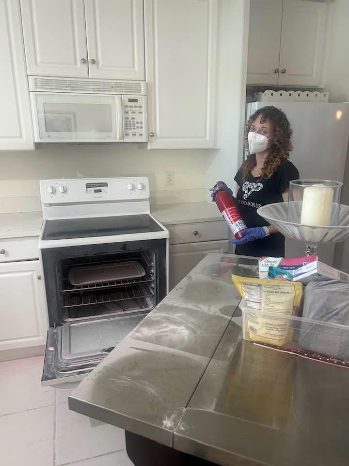 First Alert Fire Extinguisher, Standard Home Use customer photo 1