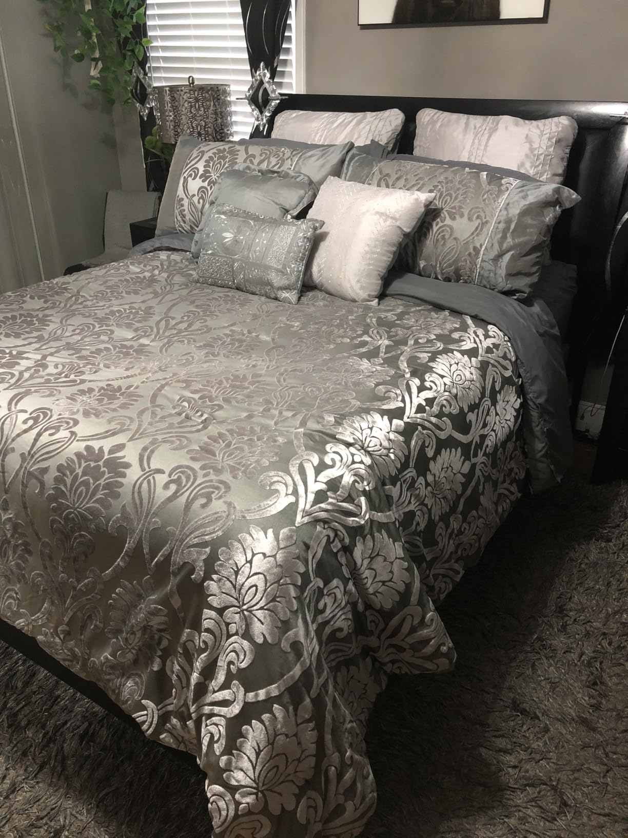 King Size 4 Piece Sheet Set - Comfy Breathable & Cooling Sheets - Dark Grey customer photo 2