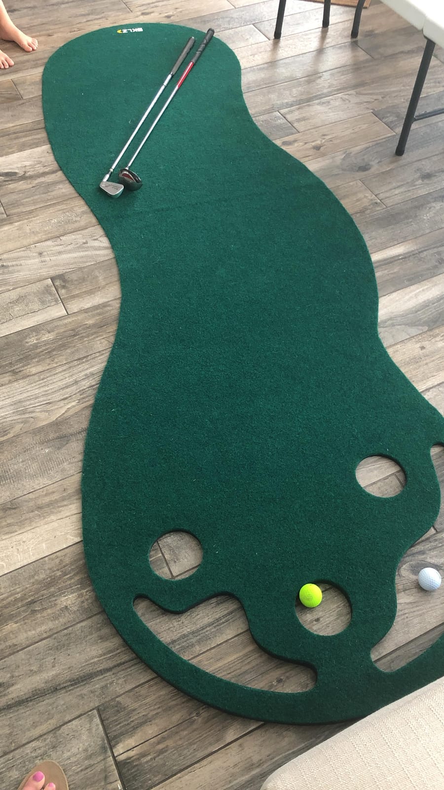 SKLZ Putting Green: Perfect Your Golf Skills with Realistic Home Practice - Improve Your Putting Stroke, Lower Your Scores, and Enjoy Convenient, Training Anytime, Anywhere! customer photo 2