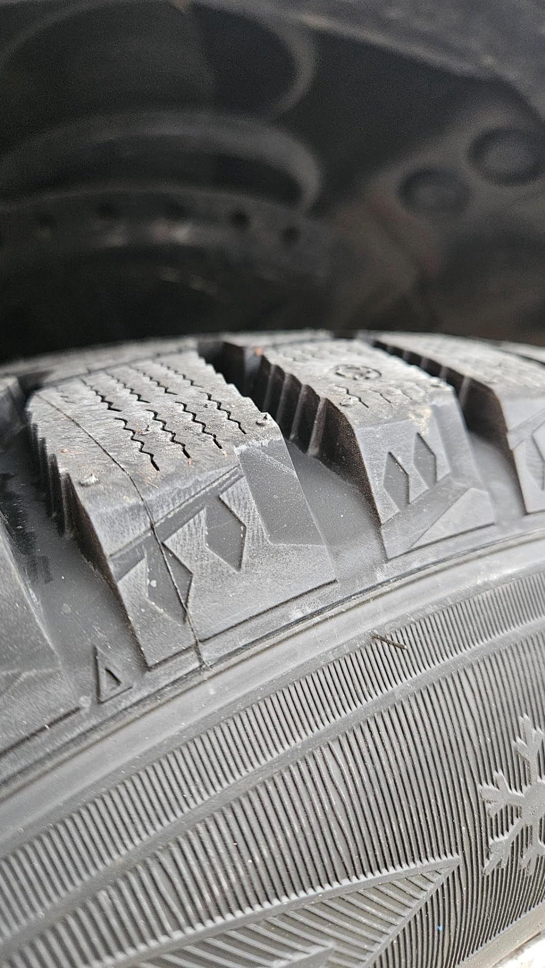 Sumitomo Ice Edge 235/65R16 103T customer photo 2