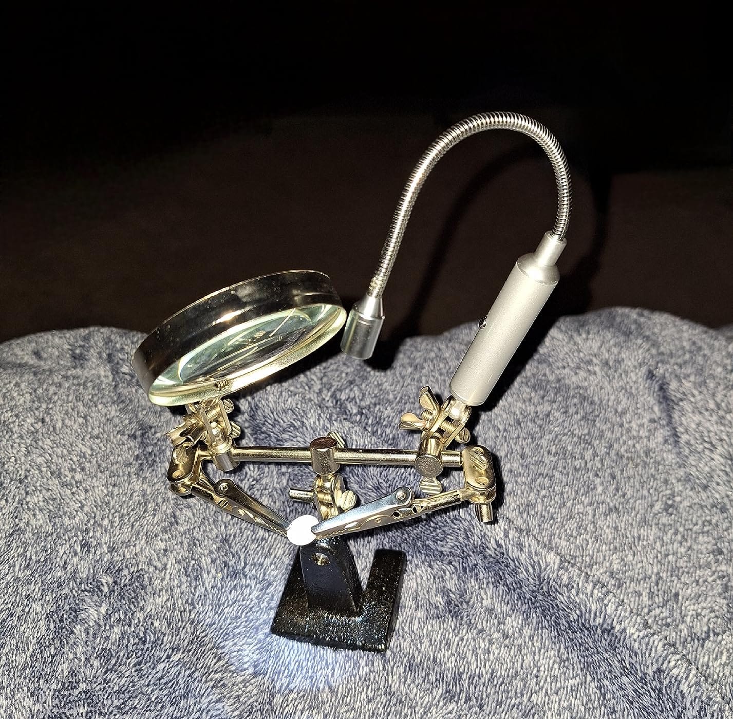 RamPro - Helping Hand Magnifier Glass Stand - Magnifying Lens, Perfect for Soldering, Crafting & Inspecting Micro Objects customer photo 2