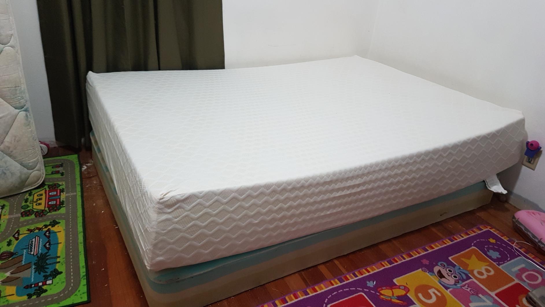Signature Design by Ashley 12 Inch Memory Foam Queen Mattress in a Box customer photo 2