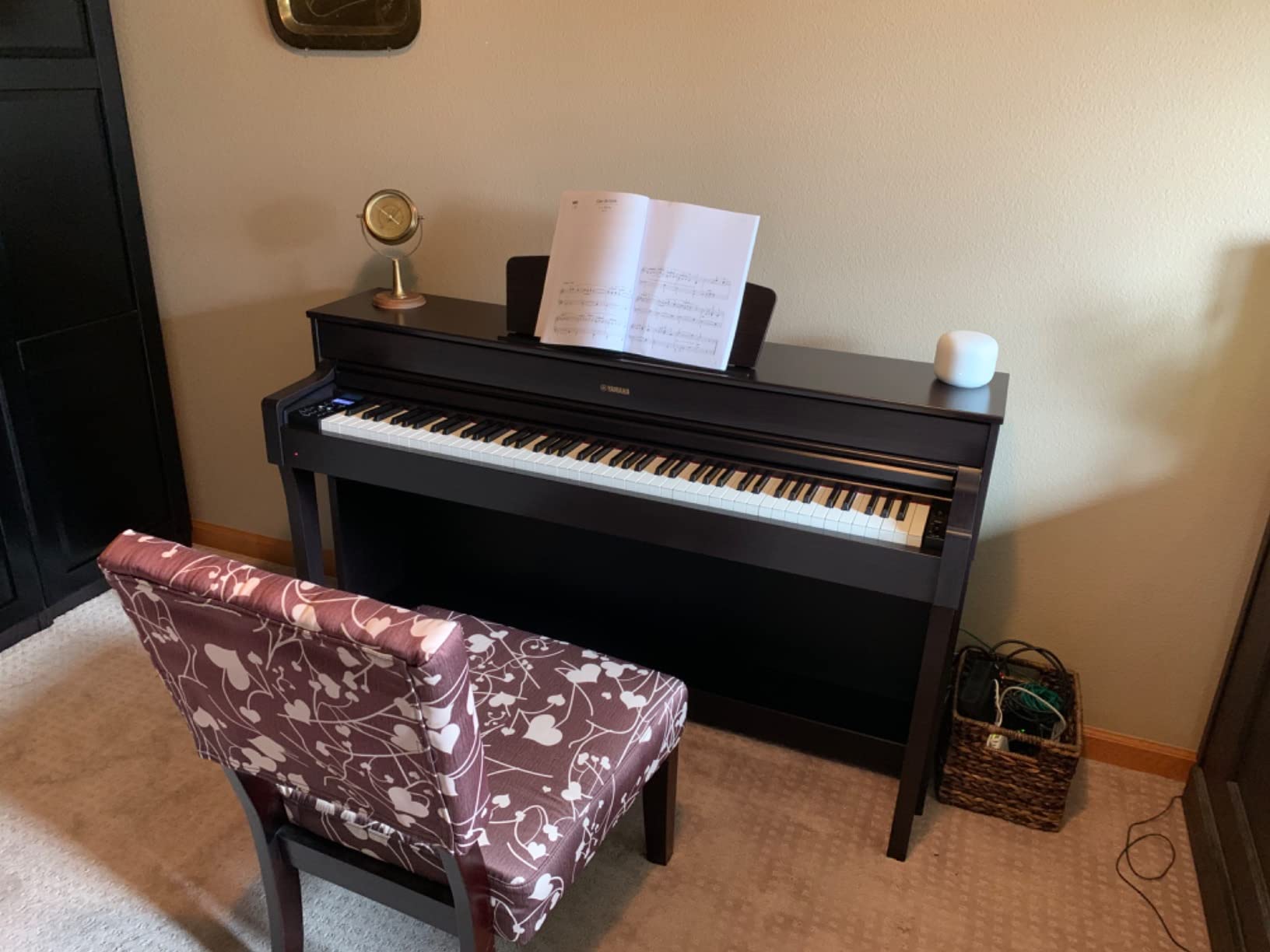 Yamaha YDP184 Console Digital Piano with Weighted 88-Key Graded Hammer 3 Action, CFX Concert Grand Piano Sound, Includes Bench (Dark Rosewood) customer photo 2