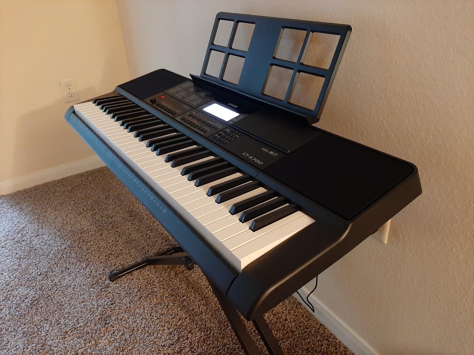 Casio CT-X700 61-Key Portable Keyboard | 600 Tones | AiX Sound Engine customer photo 2