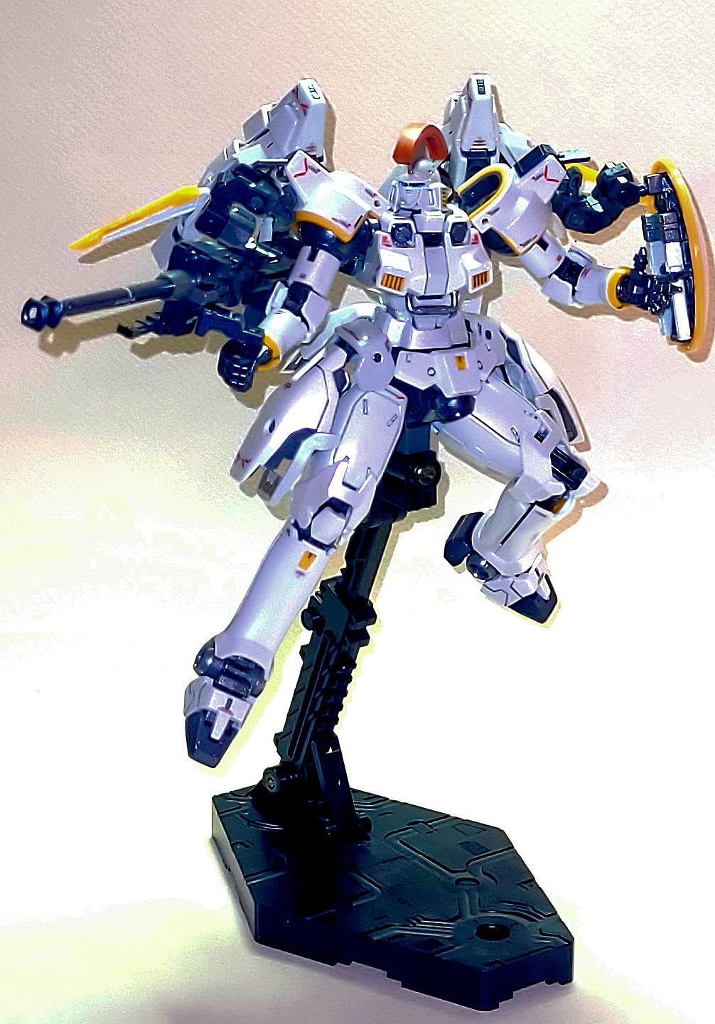 Bandai Hobby RG 1/144 #28 Tallgeese (EW)