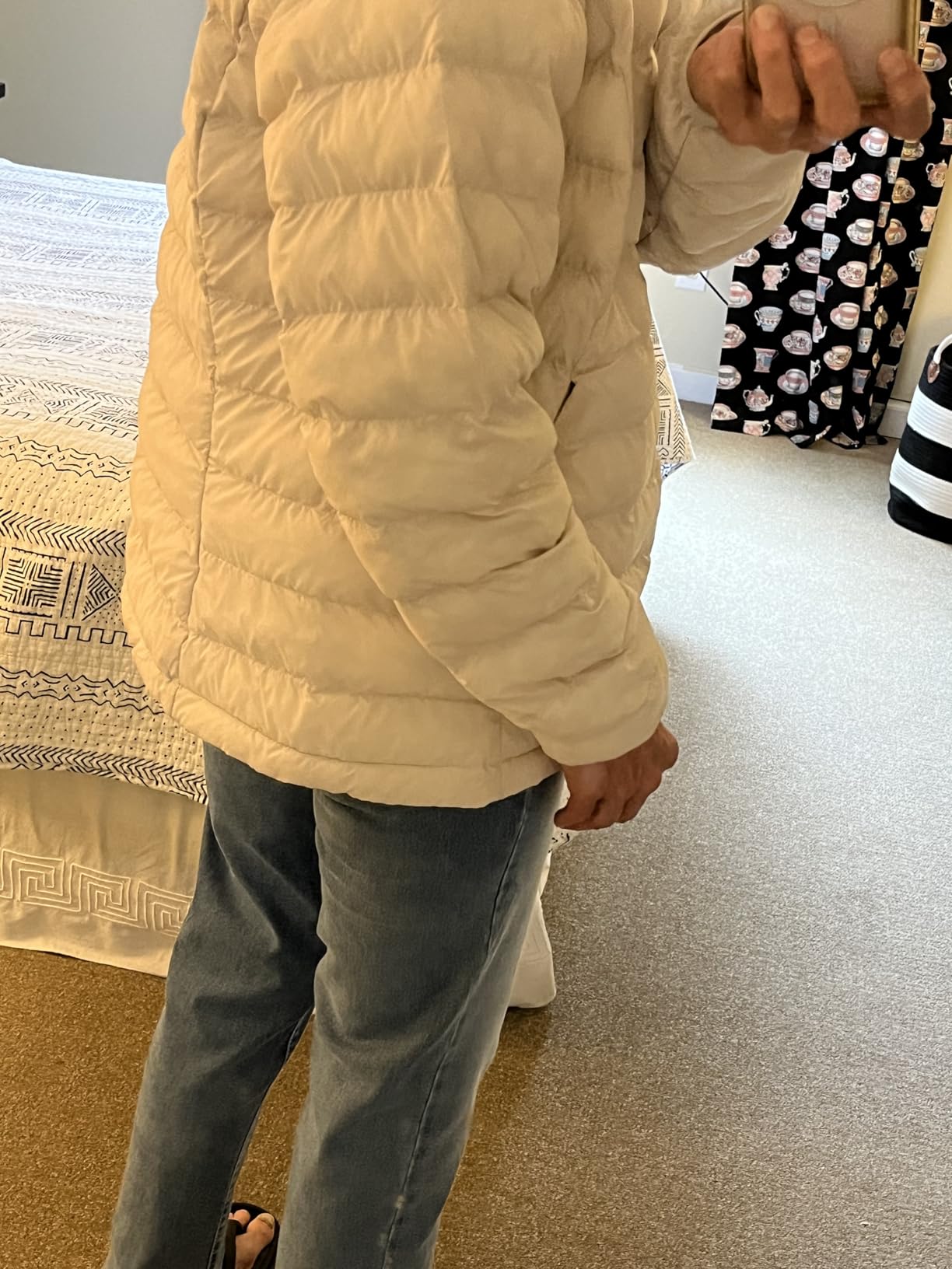Amazon Essentials Women's Lightweight Long-Sleeve Water-Resistant Packable Puffer Jacket (Available in Plus Size) customer photo 2