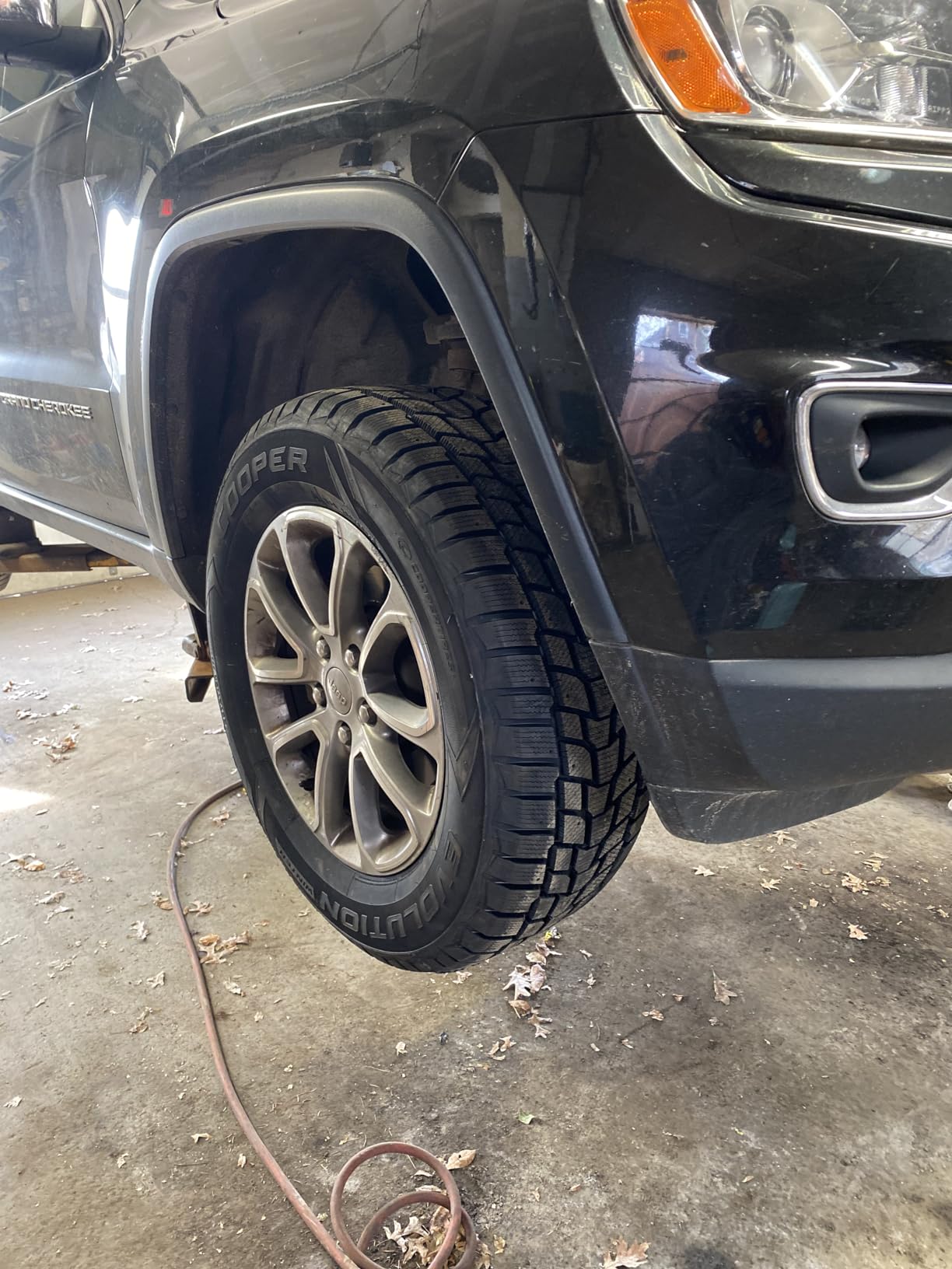 Cooper Evolution Winter 225/75R16 104T Tire customer photo 1