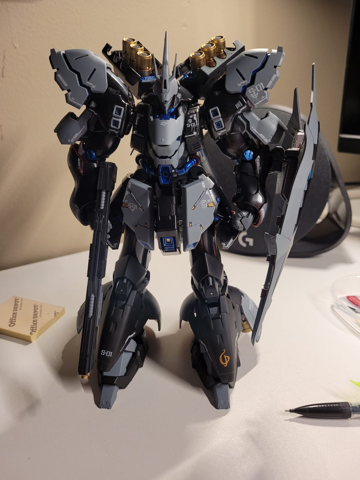 Bandai Hobby RG 1/144 #29 Sazabi