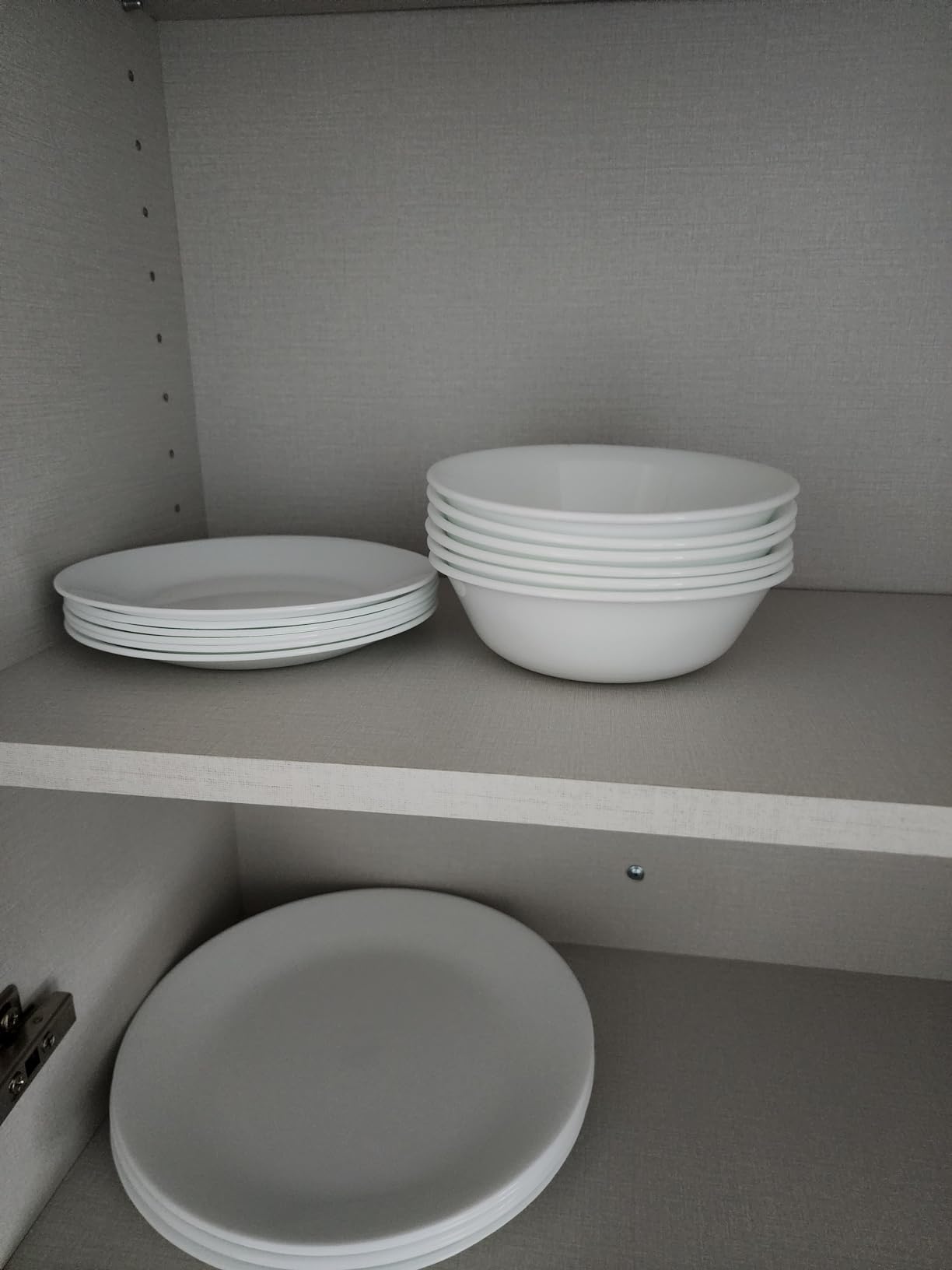 Corelle Vitrelle 18-Piece Service for 6 Dinnerware Set Triple Layer Glass and Chip Resistant, Lightweight Round Plates and Bowls Set, Ocean Blue customer photo 2
