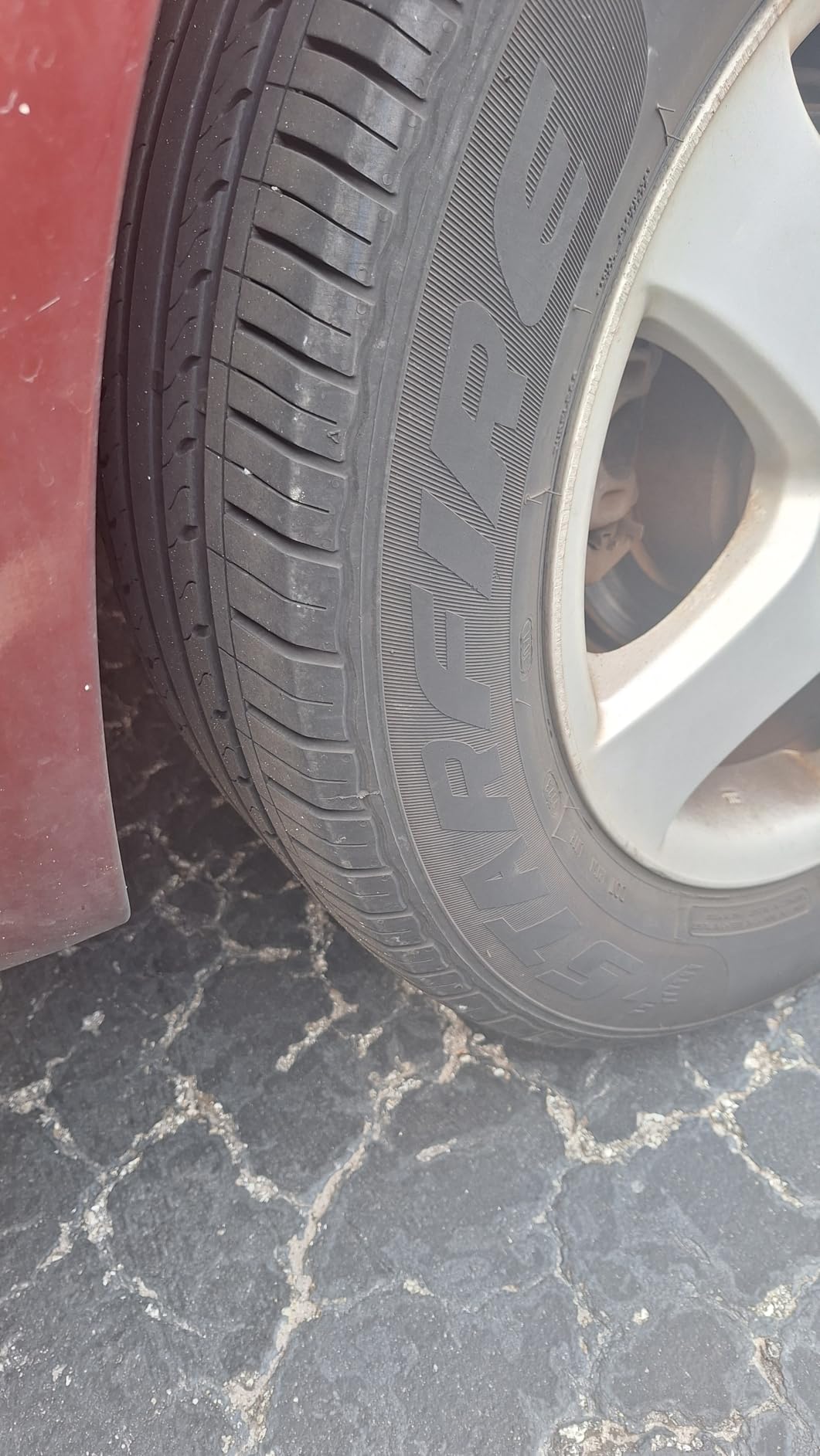 Starfire Solarus AS All-Season 205/65R16 95H Tire customer photo 1