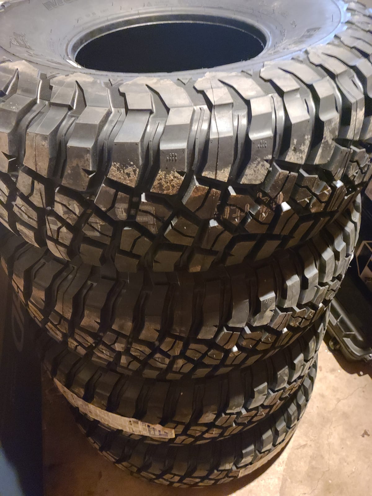 BFGoodrich Mud Terrain T/A KM3 Radial Car Tire for Light Trucks, SUVs, and Crossovers, 32x10.00R15NHS/8PR Q 124Q customer photo 1