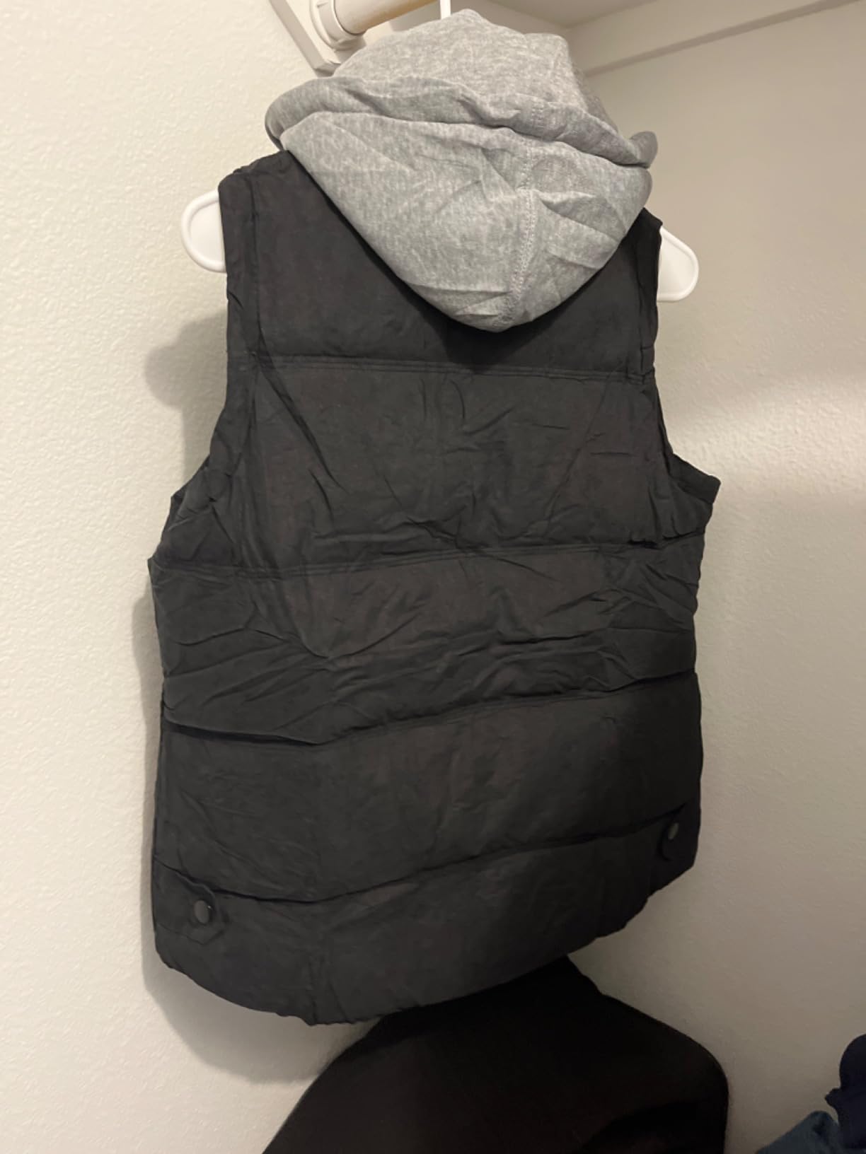 Yeokou Women Removable‑Hood Puffer Vest Quilted Winter Sleeveless Gilet customer photo 2