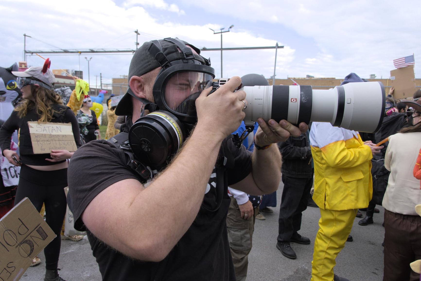 ST-100X Survival Respirator - Compatible with Industry Standard 40mm Gas Filter Canister - CE Tested customer photo 2