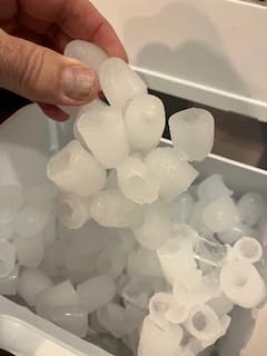 Frigidaire Countertop Portable, 26 lb per Day Bullet Ice Maker Machine (Black Stainless Steel) customer photo 2
