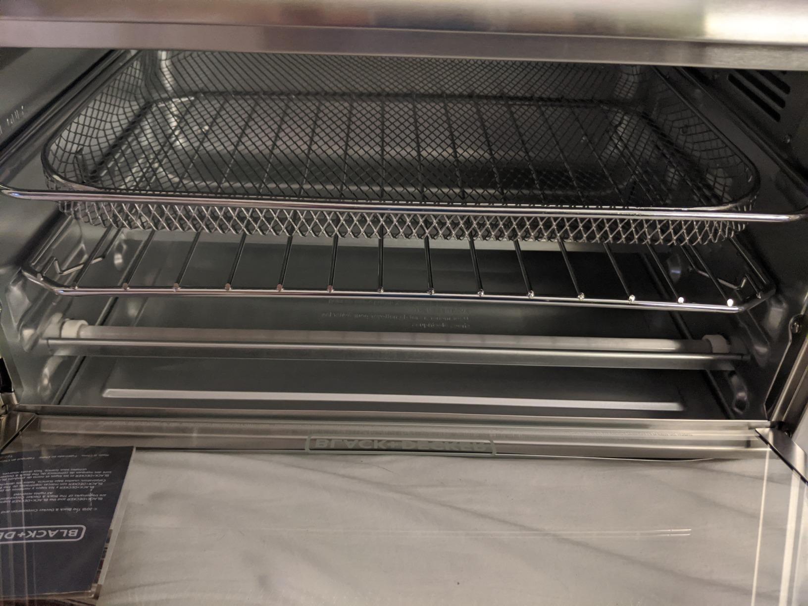 BLACK+DECKER XL 8-Slice Air Fry Toaster Oven, 5-in-1 customer photo 2
