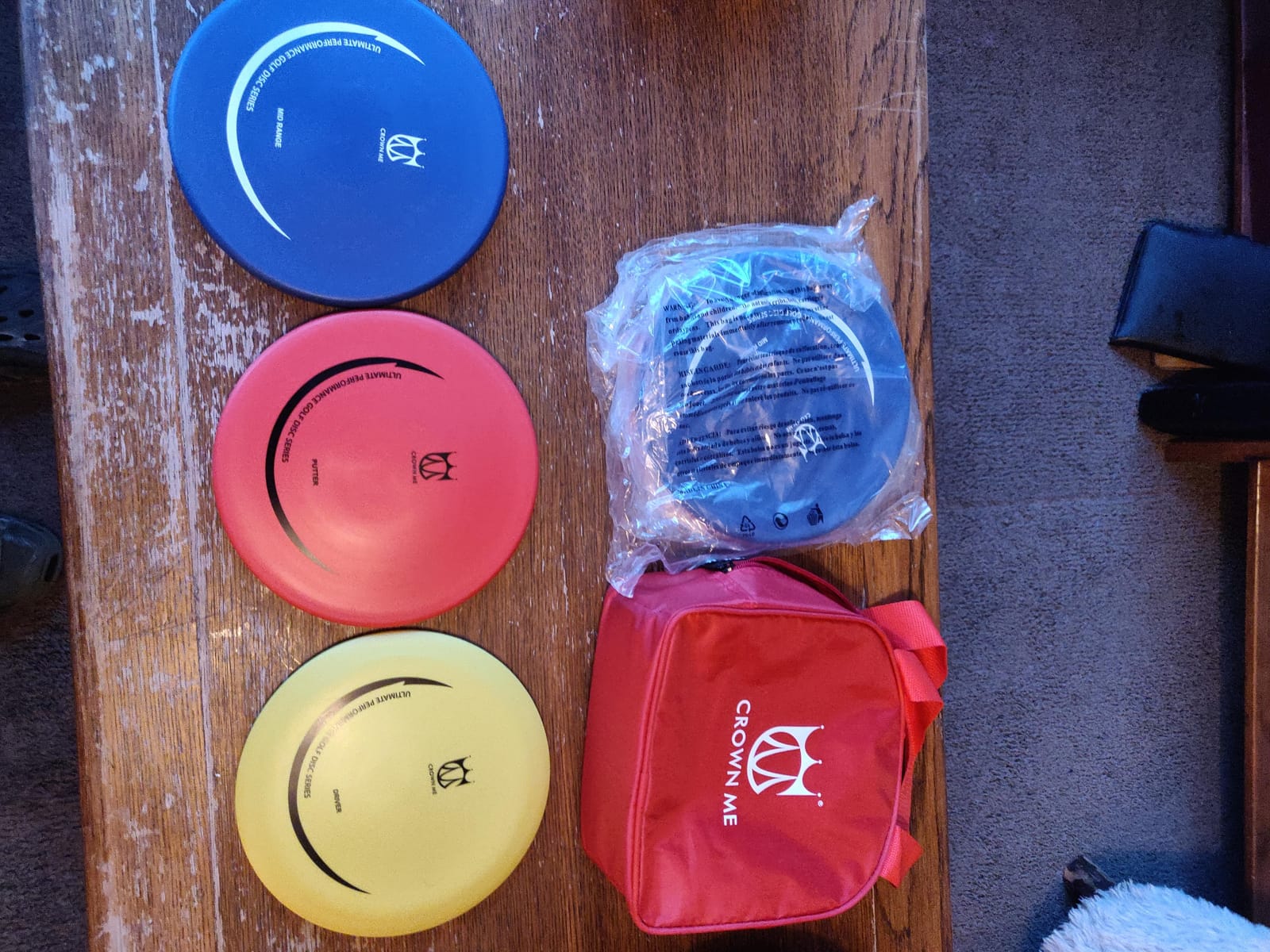CROWN ME Disc Golf Set with 6 Discs and Starter Disc Golf Bag customer photo 1