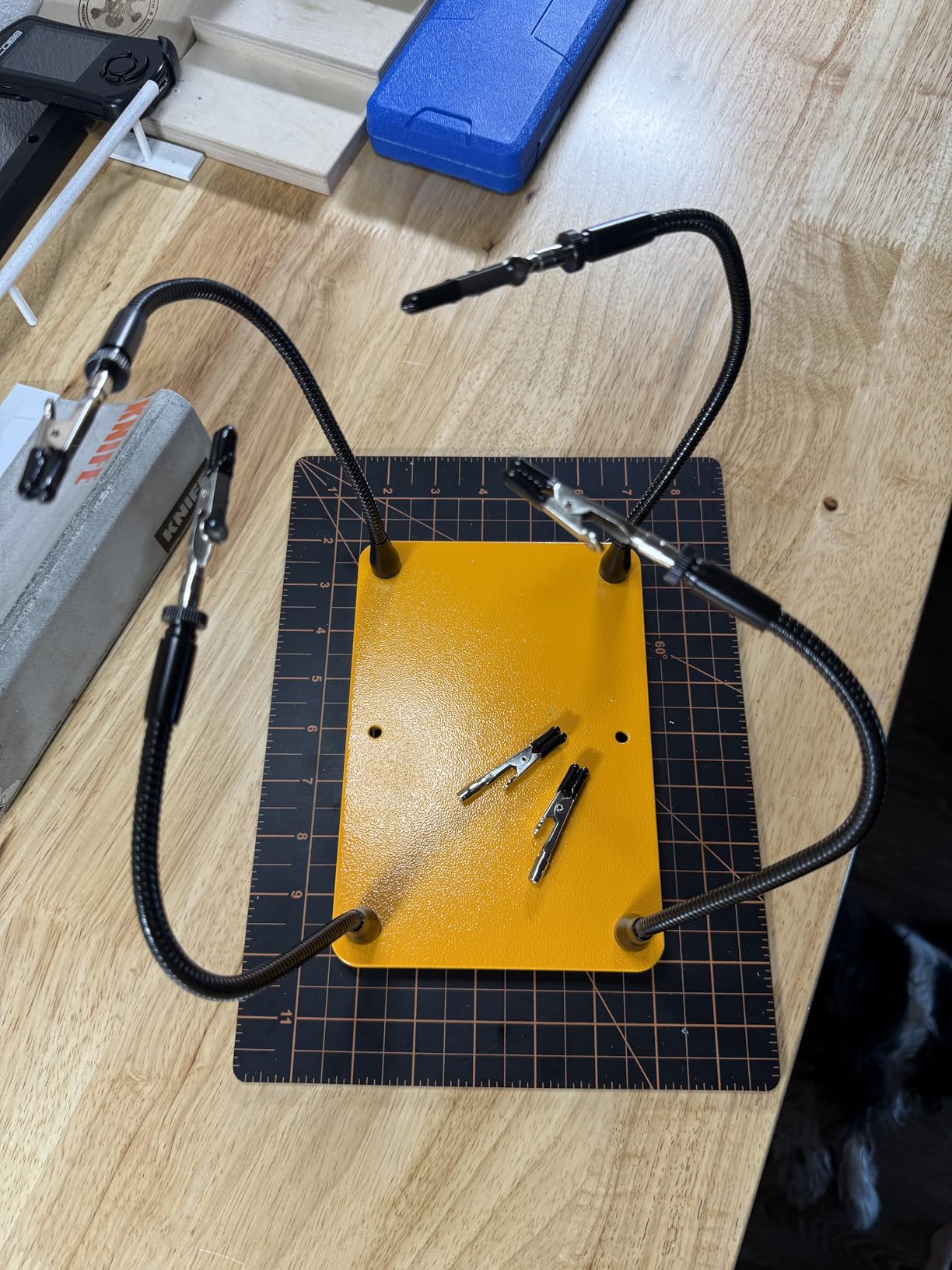 KOTTO Helping Hands Soldering,Third Hand Soldering Tool PCB Holder 4 Arms customer photo 2
