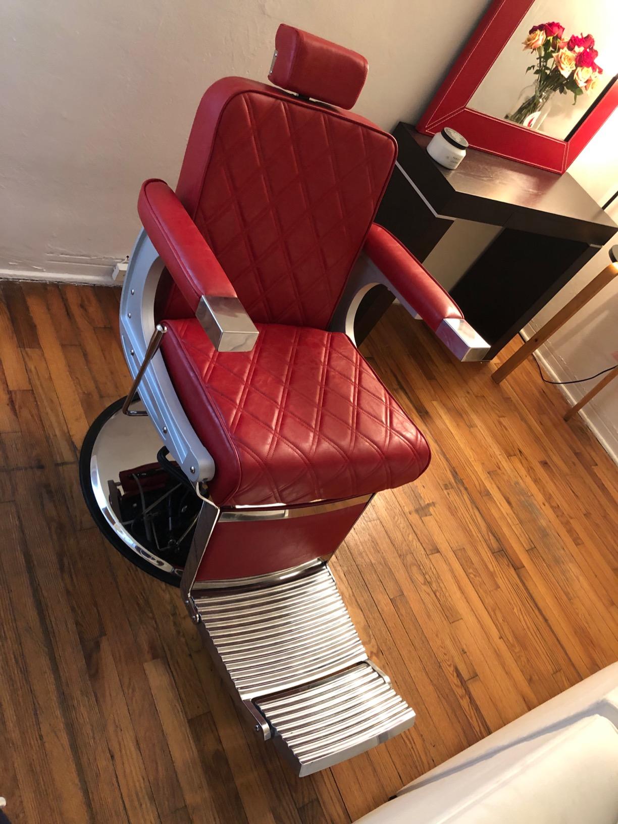 BarberPub Classic Heavy Duty Barber Chair for Hair Stylist, 3825(All Black) customer photo 2