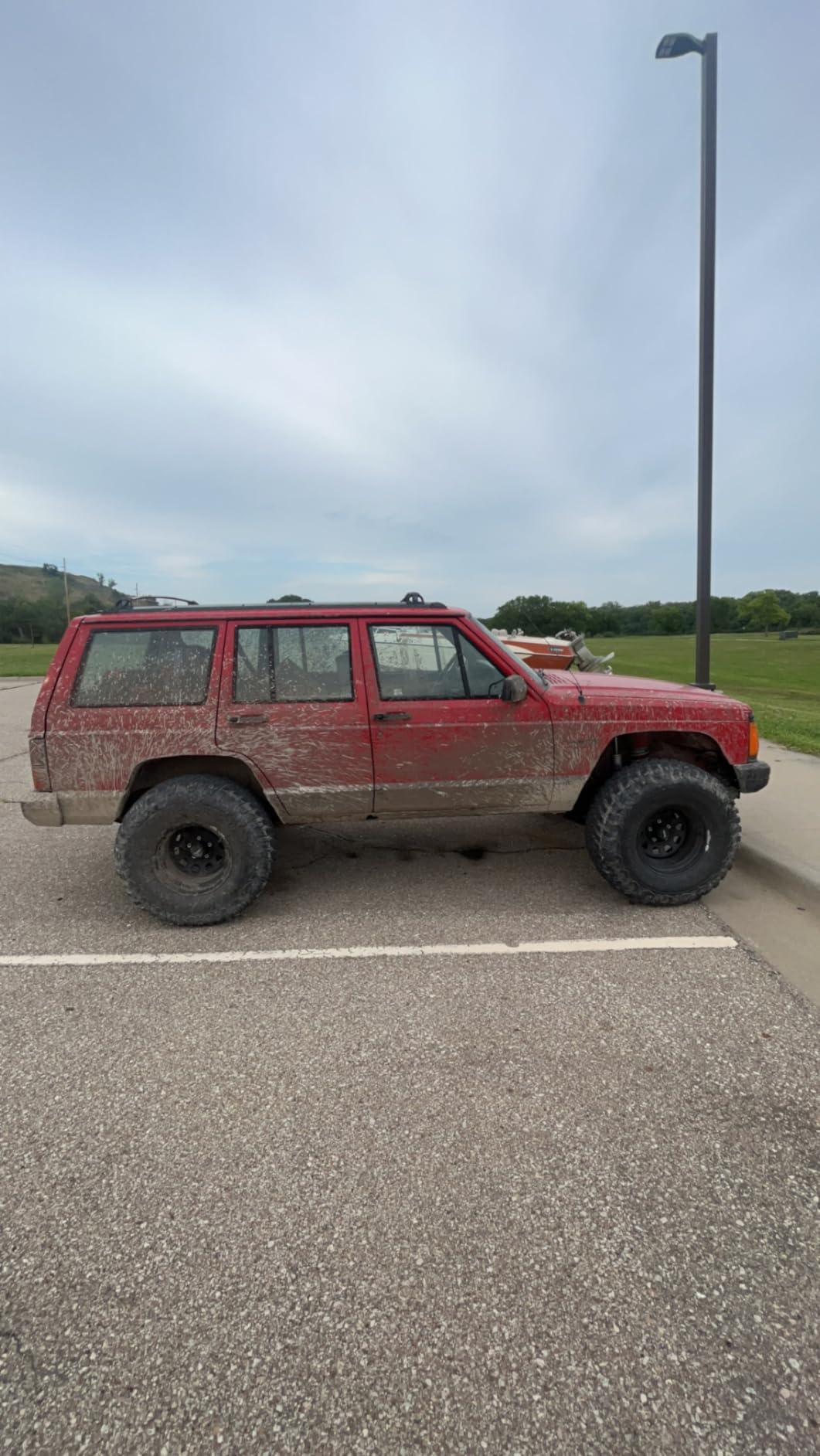BFGoodrich Mud Terrain T/A KM3 Radial Car Tire for Light Trucks, SUVs, and Crossovers, 31x10.50R15/C 109Q customer photo 1
