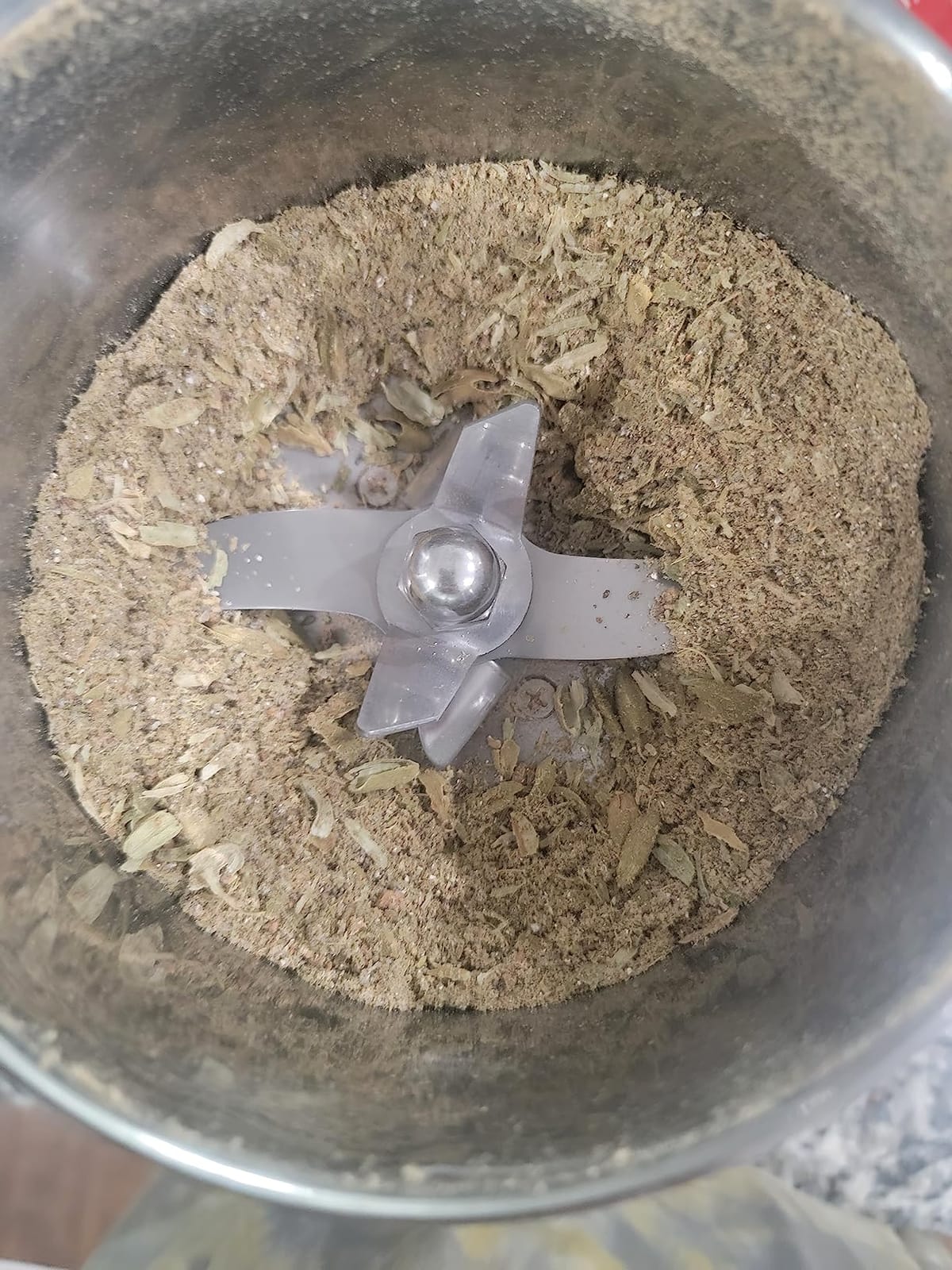 CGOLDENWALL 700g Electric Grain Grinder Mill Safety Upgraded 2400W High-speed Spice Herb Grinder Commercial Superfine Grinding Machine Dry Cereals Pulverizer CE 110V (700g Swing Type) customer photo 2