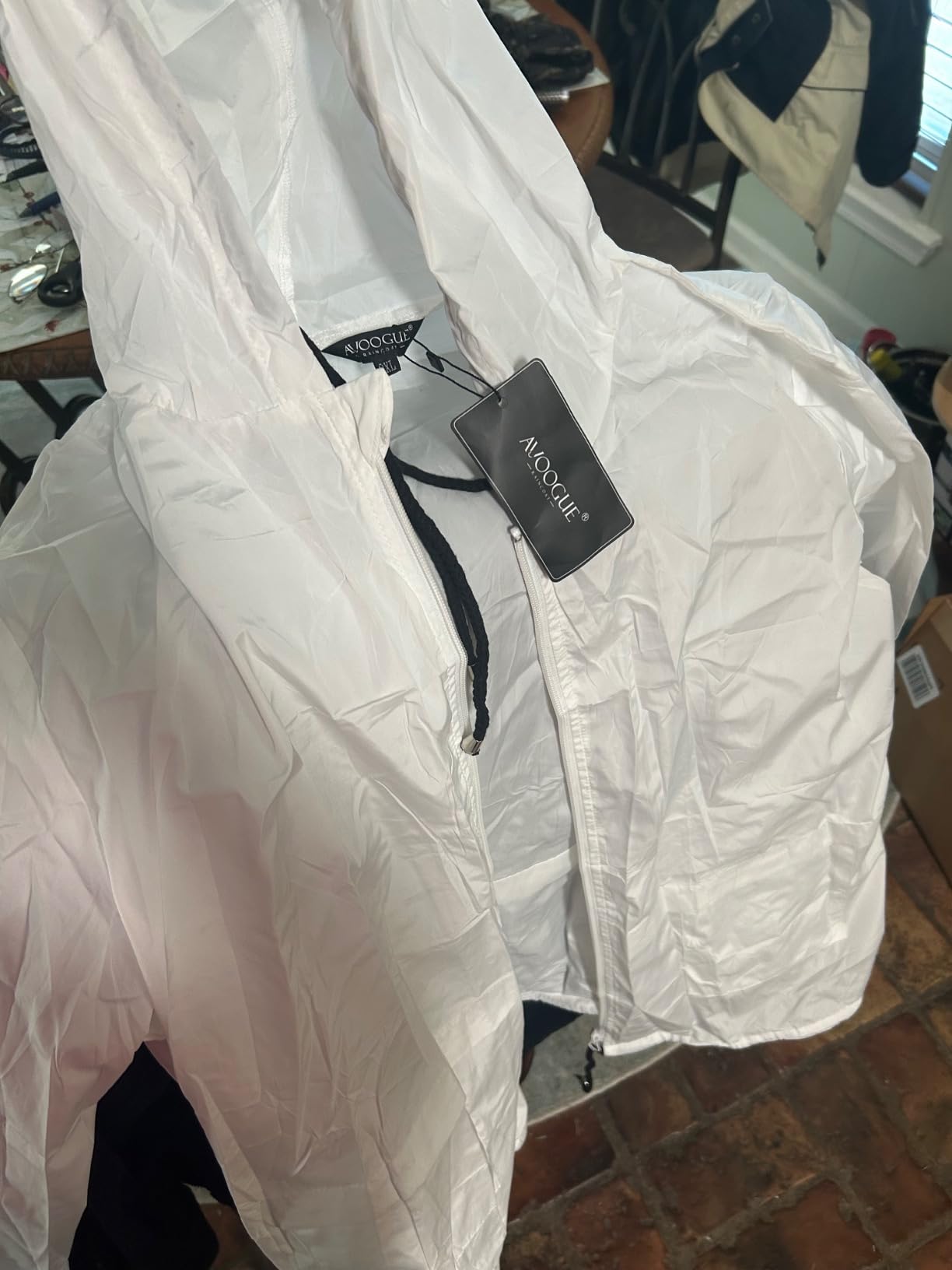 Avoogue Raincoat Women Lightweight Waterproof Rain Jackets Packable Outdoor Hooded Windbreaker customer photo 2