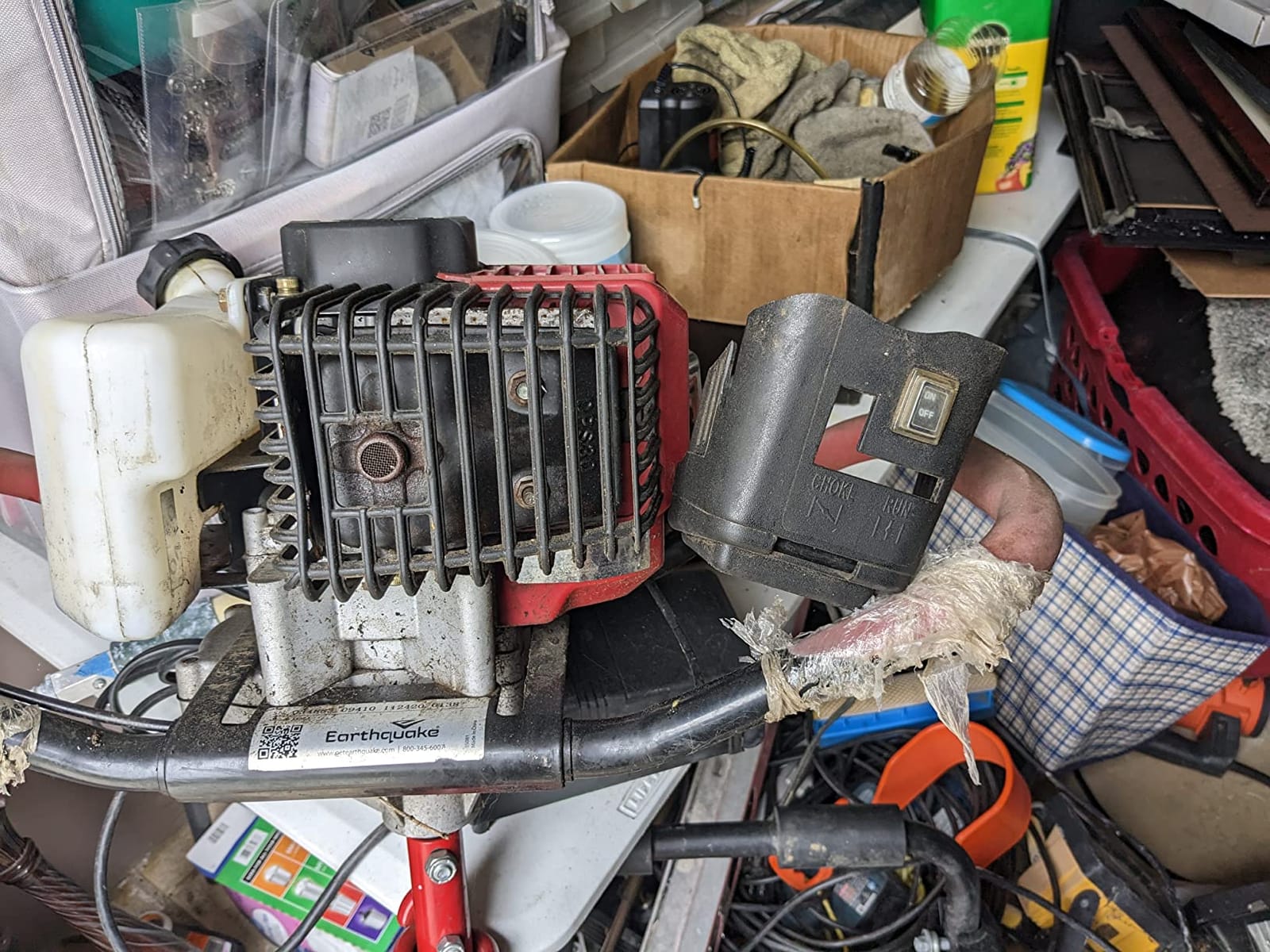 Earthquake E43 1-Person Earth Auger Powerhead, 43cc 2-Cycle Viper Engine, 30:1 Transmission, 5 Year Limited Warranty, Red or Black Auger Bit customer photo 2