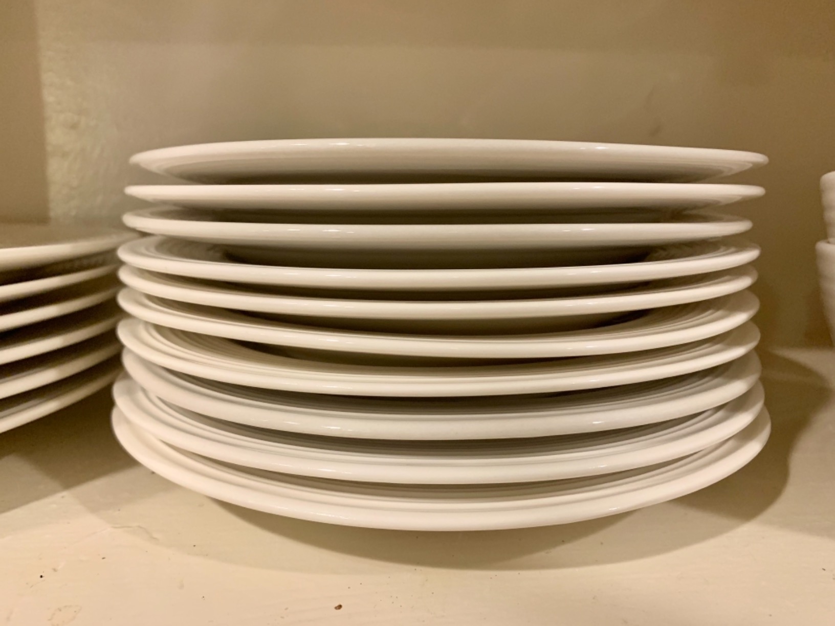 Tabletops Gallery Embossed White Porcelain Round Dinnerware - Bloom 12 Piece Dinnerware Set customer photo 2