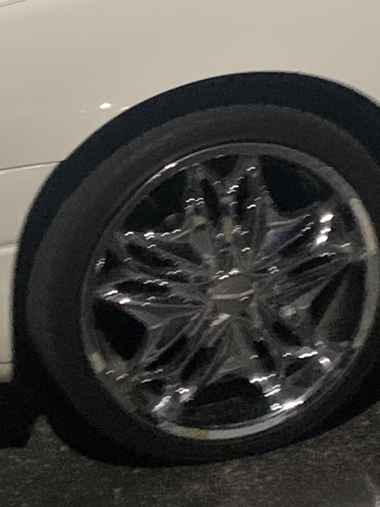 235/40R19 Lexani LX-TWENTY 96W XL customer photo 1