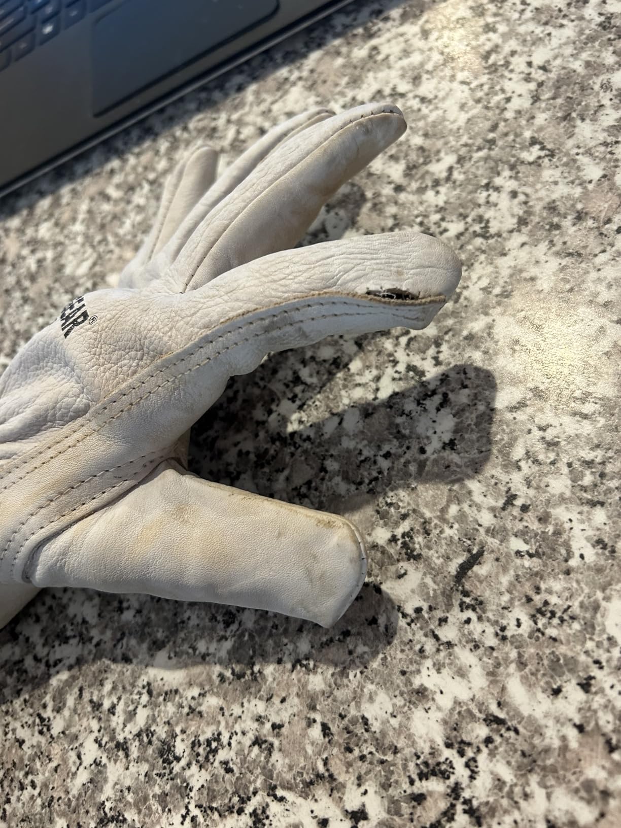 SAFEGEAR Cowhide Leather Work Gloves with Keystone Thumb customer photo 1