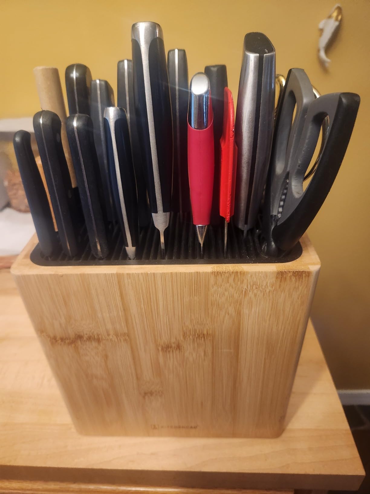 KITCHENDAO XL Bamboo Universal Knife Block Holder with Slots for Scissors and Sharpening Rod, Safe, Space Saver Knives Storage Stand Display without Knives, Unique Slot Design to Protect Blade customer photo 1