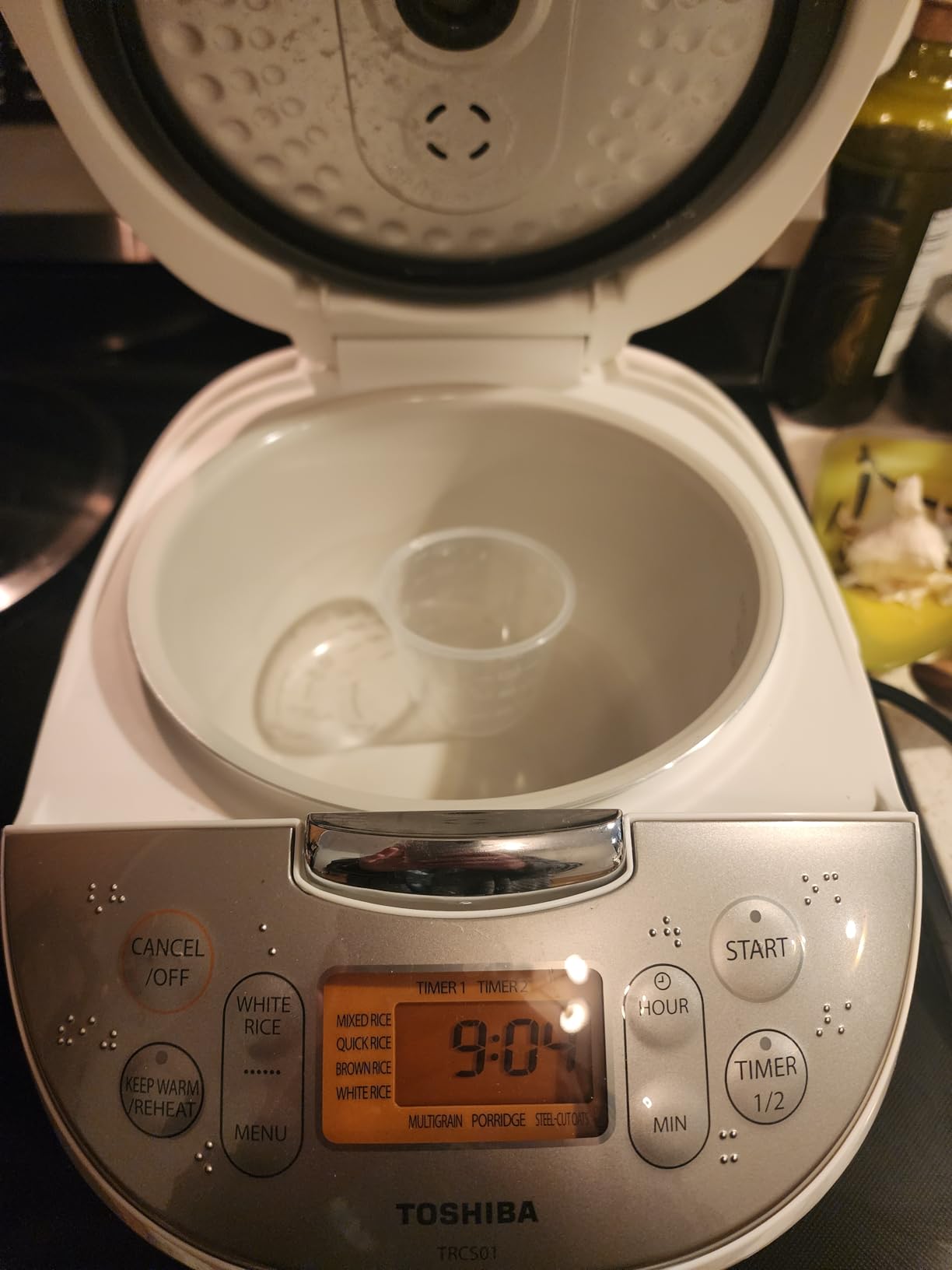 Toshiba Rice Cooker 6 Cup Uncooked – Japanese Rice Cooker with Fuzzy Logic Technology, 7 Cooking Functions, Digital Display, 2 Delay Timers and Auto Keep Warm, Non-Stick Inner Pot, White customer photo 1