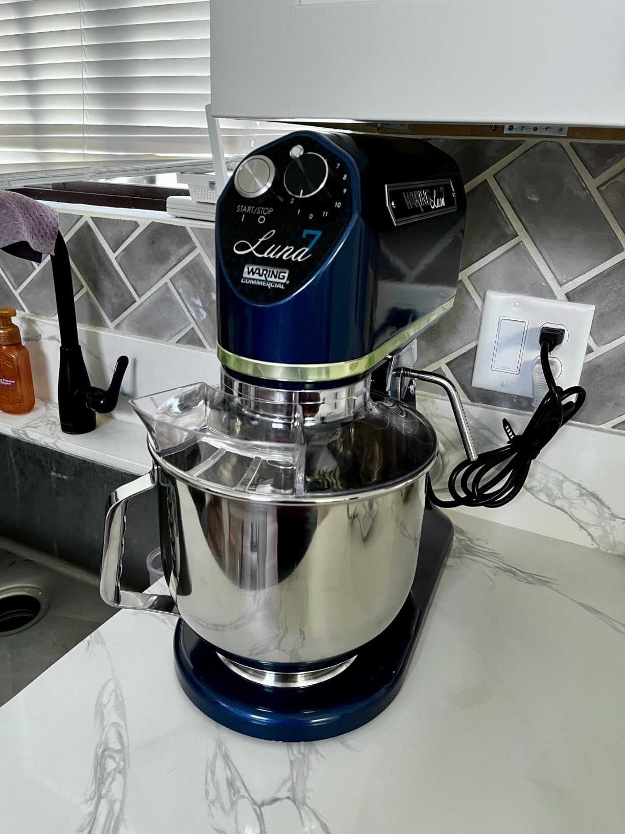 Waring Luna Planetary Stand Mixer with 7-Quart Capacity customer photo 2