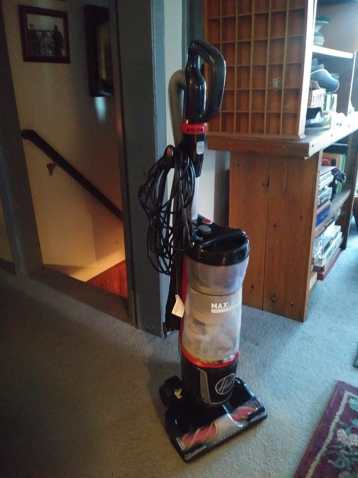 Hoover MaxLife Pro Pet Swivel Vacuum Cleaner, Bagless Upright Vac customer photo 2