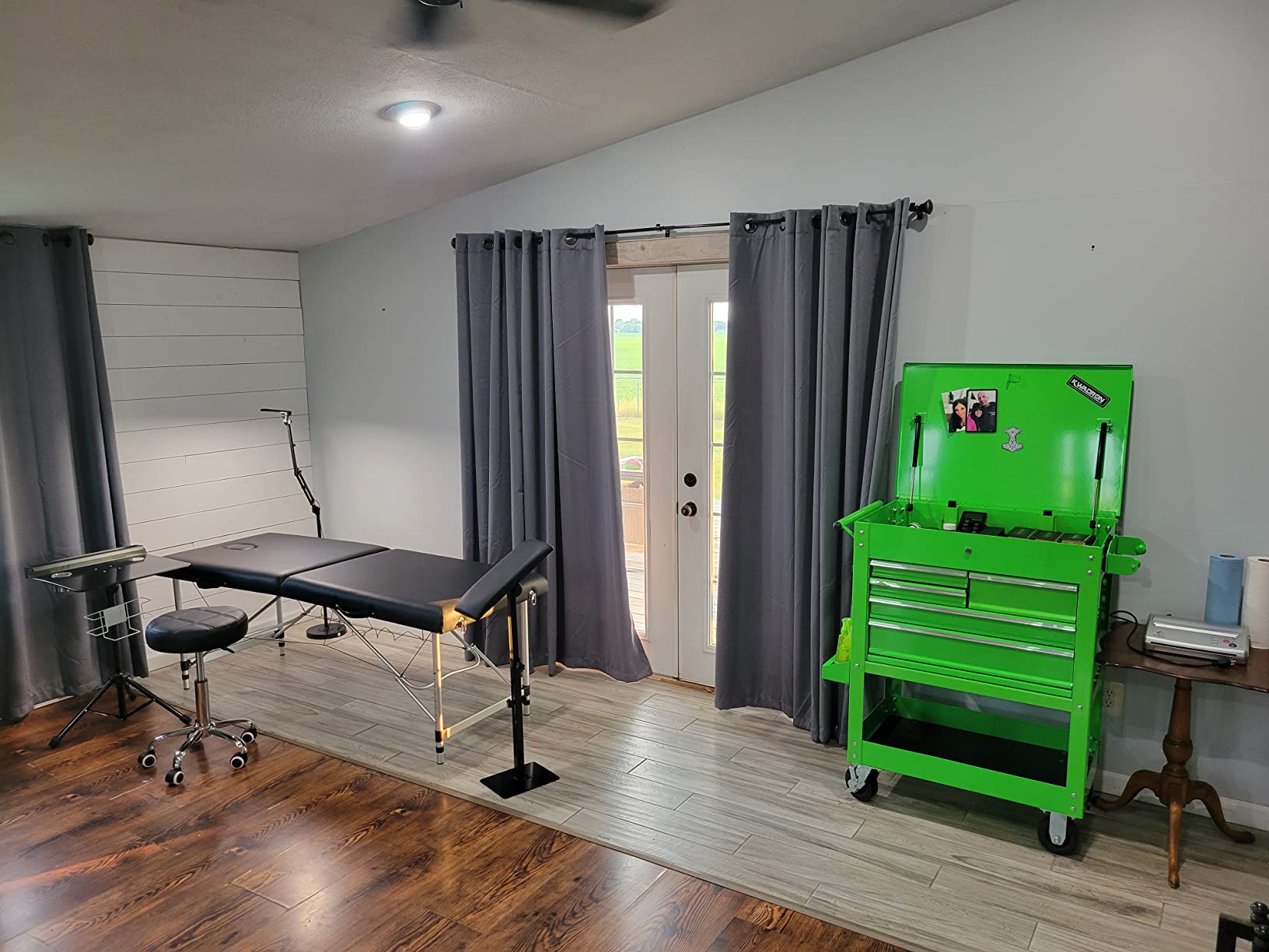 Yaheetech Portable Massage Table Foldable, Adjustable Salon Lash Bed, Black customer photo 2