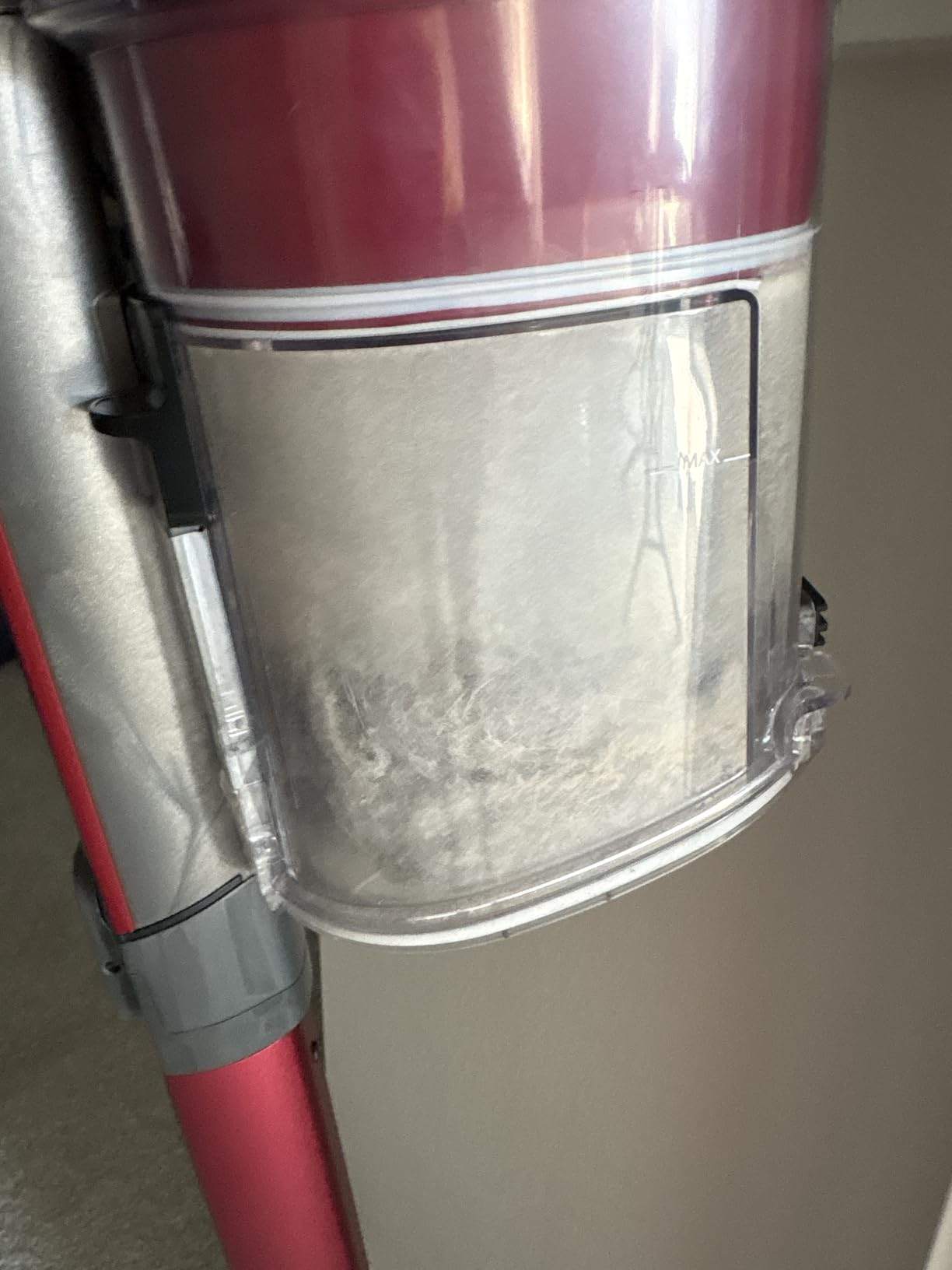 Shark Cordless Vacuum Cleaner, Red, IZ362H customer photo 1