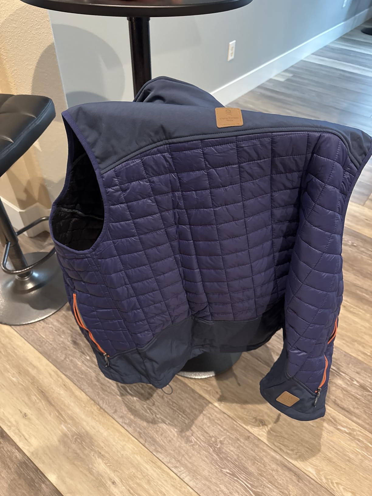 Little Donkey Andy Men’s Lightweight Puffer Vest, Warm Outdoor Sleeveless Jacket for Golf Hiking Running customer photo 1
