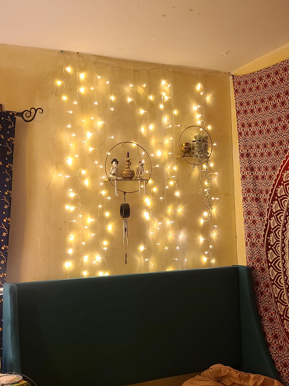 suddus Curtain Lights for Bedroom, 200 Led Hanging String Light Outdoor, Fairy Curtain Lights Indoor for Christmas, Dorm, Wall, Backdrop, Window, Wedding, Party, Birthday Decor, Warm White customer photo 1